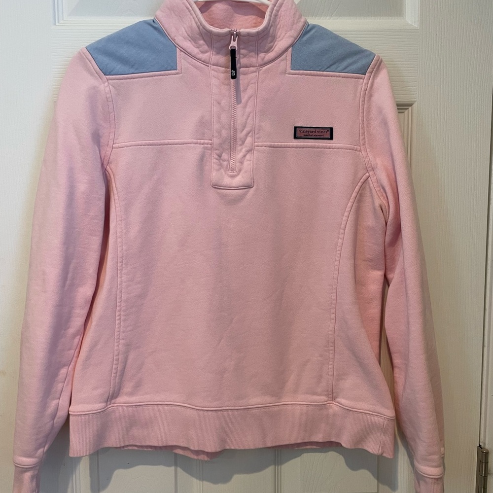 Vineyard Vines Women’s Light Pink Sweatshirt - Size Medium.